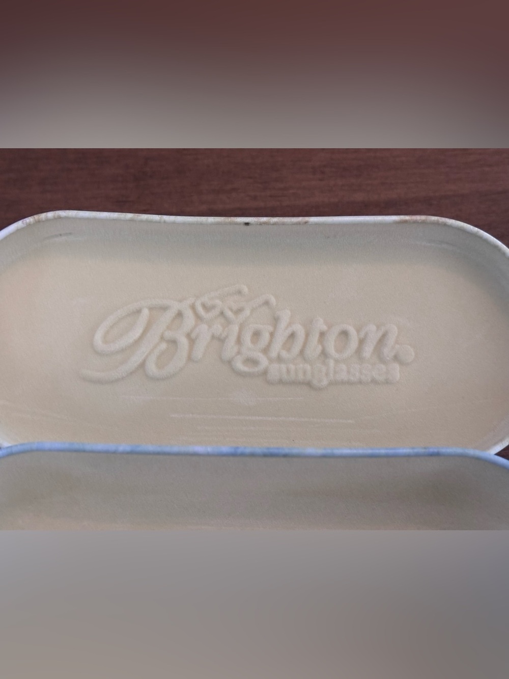 Brighton, Vintage “Vienna Hearts” Metal Sunglasses Case (No sunglasses) - Picture 3 of 7